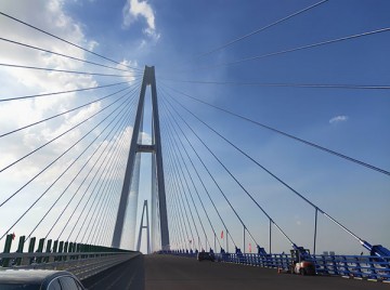 連云港青山大橋橋架安裝